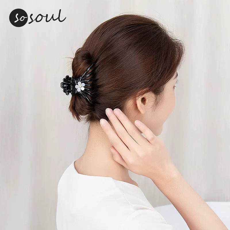 Fashion Girl Black Devil Hair Claws Hairgrips High-end Korean Rose Shape Acrylic Hair Crabs Ponytail Claws Camellia